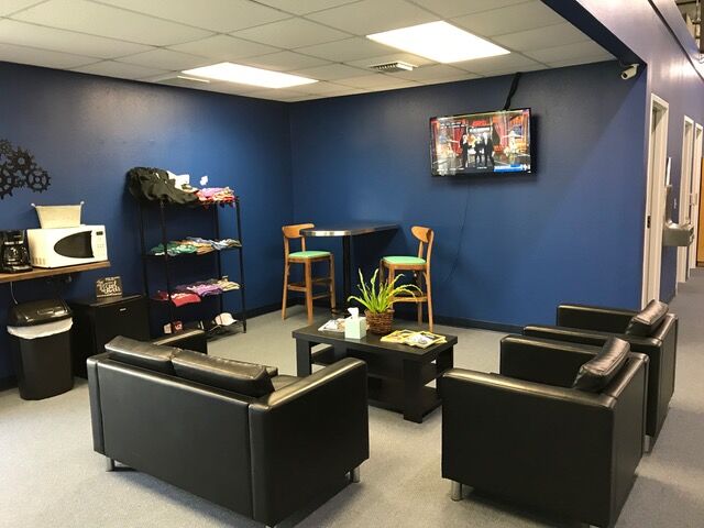 The member lounge and front desk